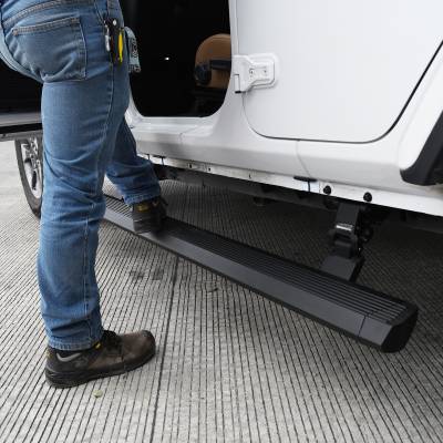 GoRhino - Estribos electricos GR Pol para Wrangler JL 18-25 (2 Puertas) - Image 11