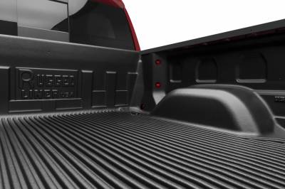 Rugged Liner  - Bedliner Rugged Liner Bajo Riel de 5' 7 Para Ram 1500 New Body 19-24 Crew Cab - Image 6