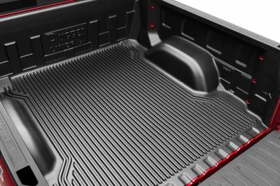 Rugged Liner  - Bedliner Rugged Liner Bajo Riel de 5' 7 Para Ram 1500 New Body 19-24 Crew Cab - Image 10