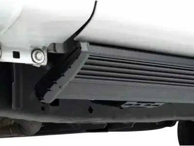 AMP Research - Estribos Electricos Powerstep Xtreme AMP para Silverado / Sierra 1500 19 - 21 Crew & Ext Cab - Image 7